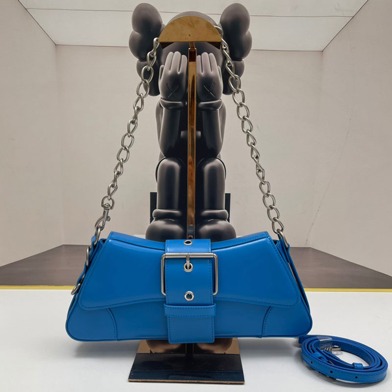 

2022 fashion cool girl motorcycle bag high quality Genuine Leather designer chain shoulder bags casual crossbody bag half moon women handbag pink, Blue