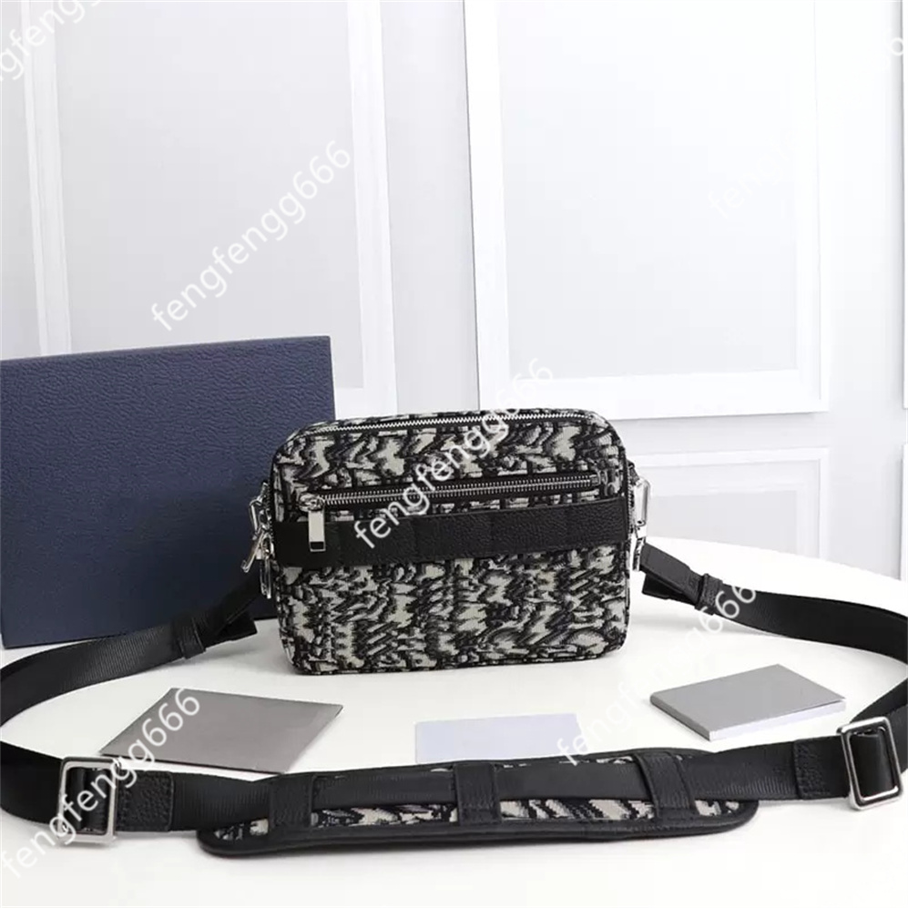 

High quality one shoulder camera messenger bag original wallet handbag designer zero wallet, White