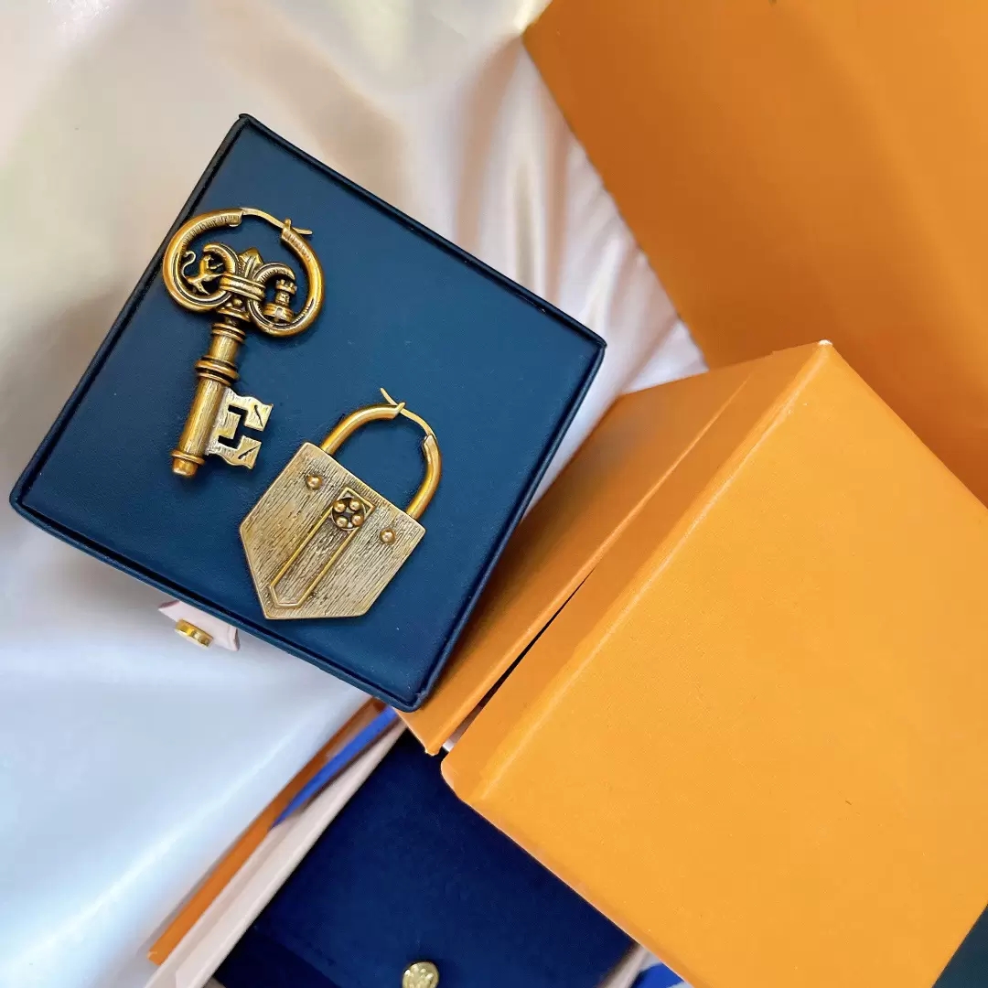 

Fashion Asymmetric Earrings Womens Key Lock Designers Earring Brass Material Gold Luxury Jewelry high quality gifts