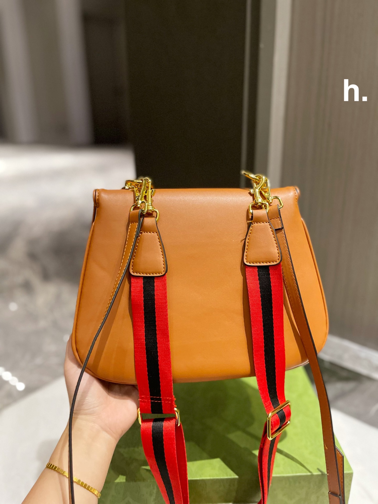 

Designers shoulder bag luxurious tote purse handbag message bags cluth top quality Brand classic Genuine leather Crossbody Original Box Blondie 29CM Brown, White