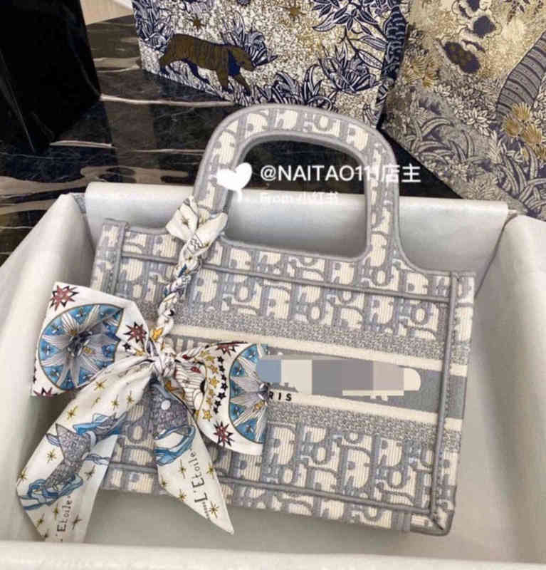 

Gift Women Mini Bags Hand Shopping Handbag Christian Canvas Tote Original Book Children's Embroidery 24cm Luxurys Designer