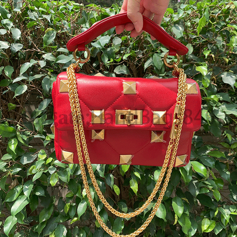 2021 ladies fashion designer Plain bags Artwork high quality leather shoulder bag Metallic luxury rivet handbag