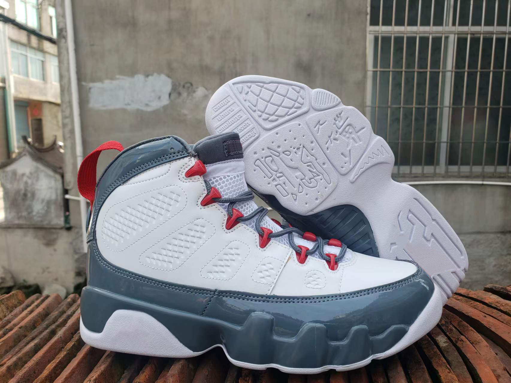 

2022 9s Hot Fire Red Basketball Shoes Jumpman 9 Mens Fashion Sneakers Kids Men Outdoor shoes Designer Trainers, As photo