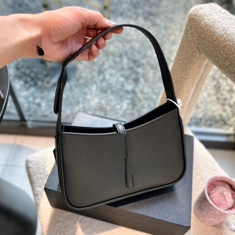 

designer brand handbags name women bags summer new armpit bag pure white leather handbag cow small square single 22cm shoulder solid color gift box, Black