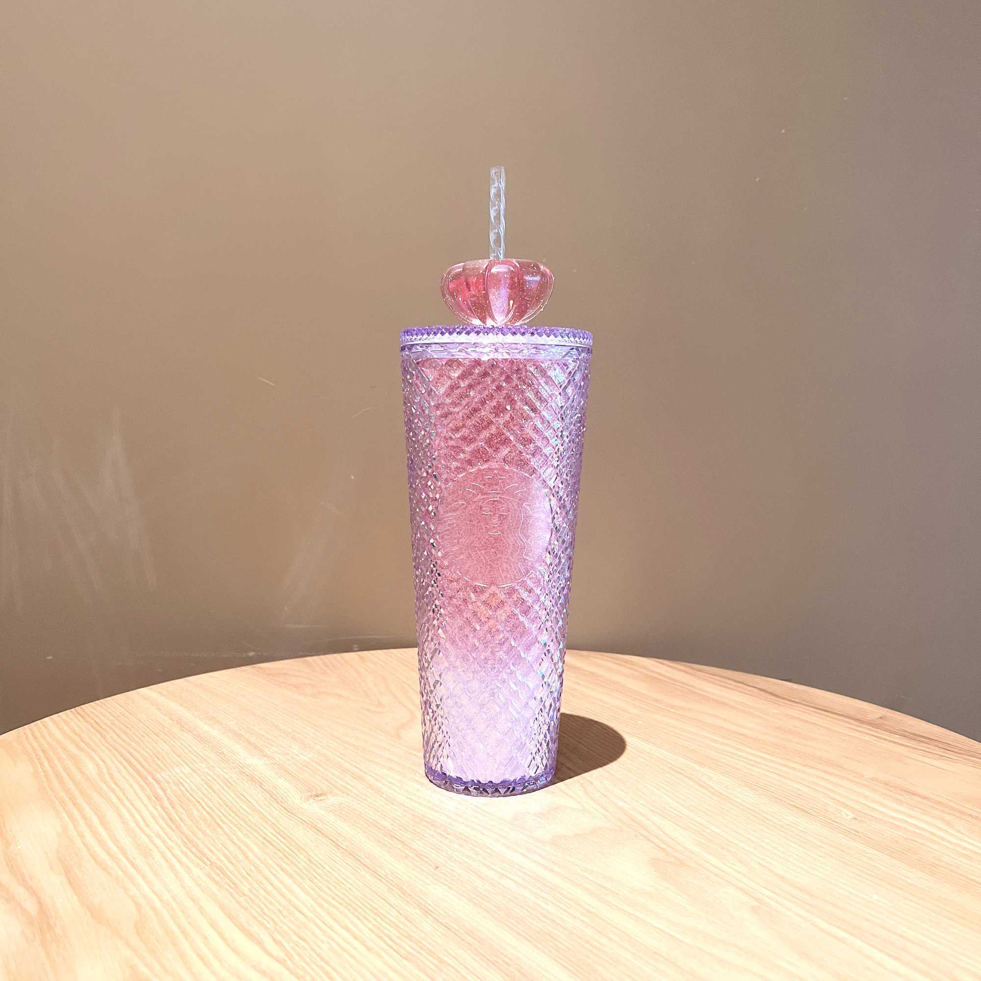 Starbucks new cup 2022 Valentine's Day shining crown double-layer plastic straw cup large capacity drinking cup-image-758782910