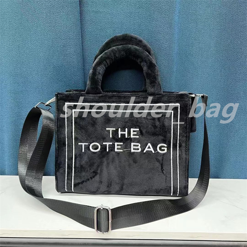 Flap Totes Sac À Bandoulière Lady Sac À Main Bourse Portefeuille Bandoulière Carré En Peluche Embrayage Hasp Sacs À Main Sac À Dos Femmes Luxurys