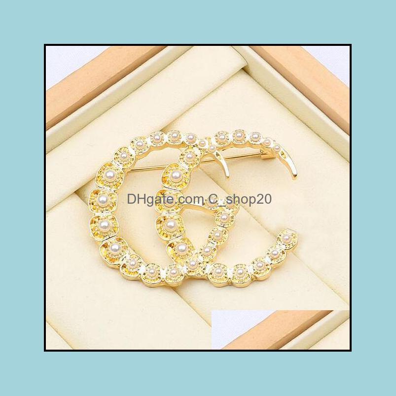 

Pins Brooches Jewelry 20Colors 18K Gold Plated Letter Brooch Classic Brand Designer Pearl Women Rhinestone Letters Suit Pin Fashion Drop De