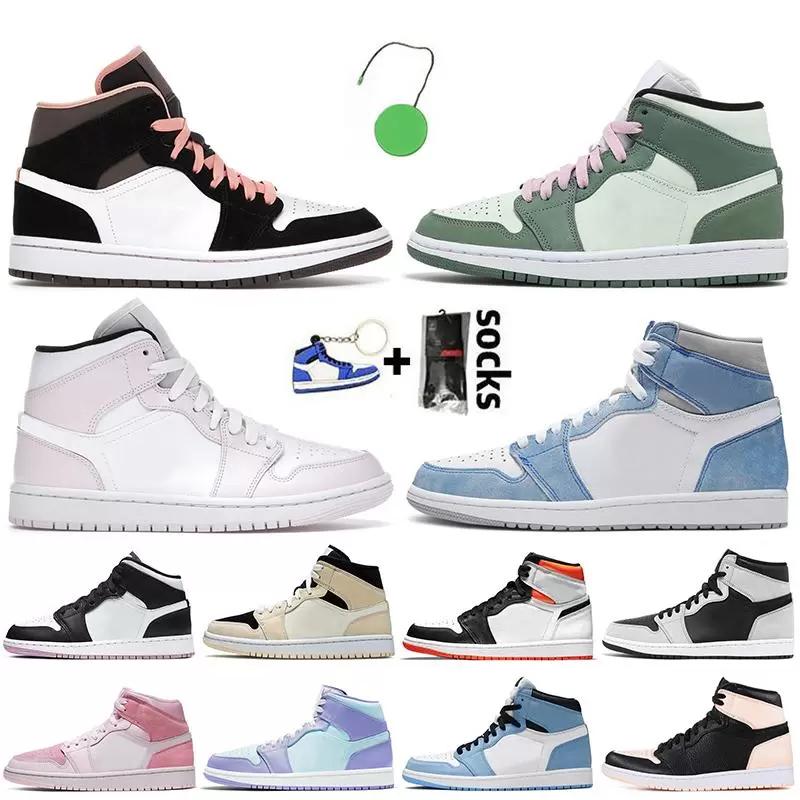 

2022 Jumpman 1s sneakers mens basketball shoes new womens paris white coconut milk light dark mocha brotherhood outdoor, 44