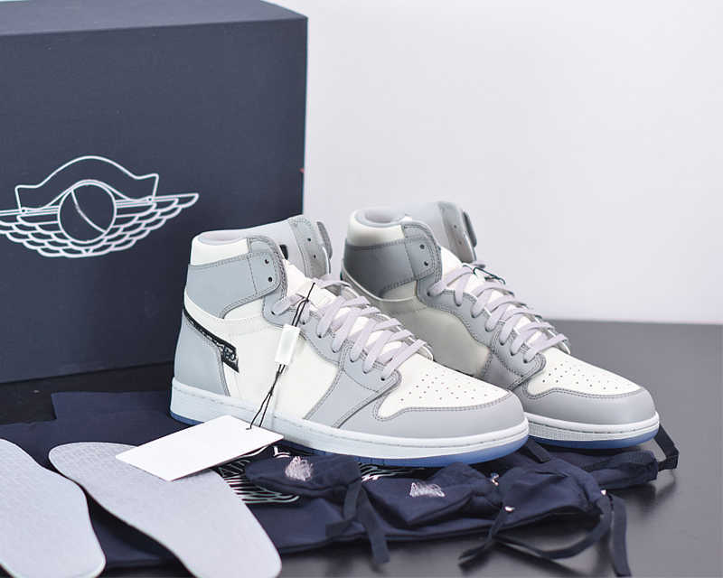 Édition limitée Jumpman 1 1s Chaussures de basket-ball de luxe Designer blanc gris supérieur supérieur extérieur baskets accessoires originaux