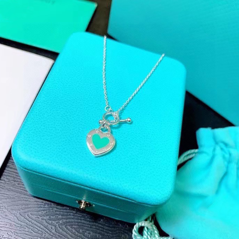 

Letter Desingers Luxurys Pendant Necklace Luxury Design Removable Necklace very good