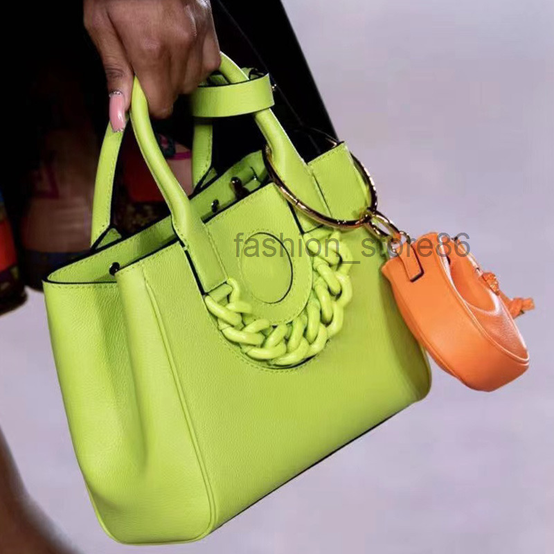 

New La Medusa Collection Tussauds Head Chain Tote Bag Grained Calfskin Shoulder Bag Internal Flat Pocket Fashion Bags, 2#