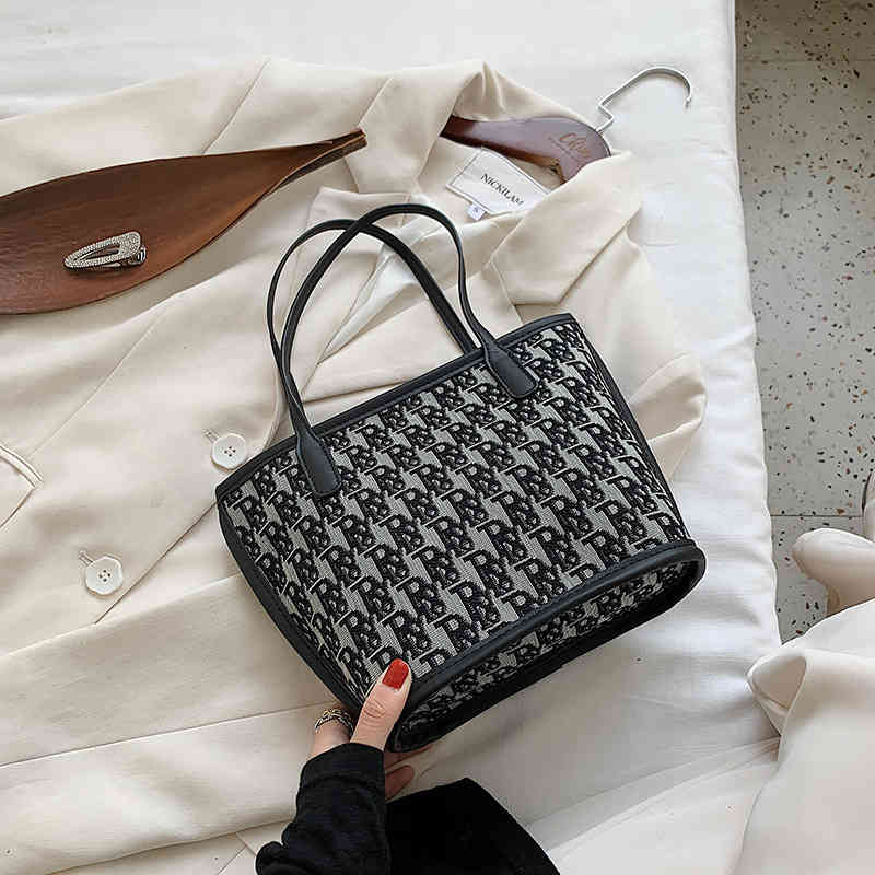 2022 New Designer Crossbody Bags 2022 Fashion Single Shoulder Small Basket Women's Portable Tote Strap Bag Retro Letter Luxury HandBags