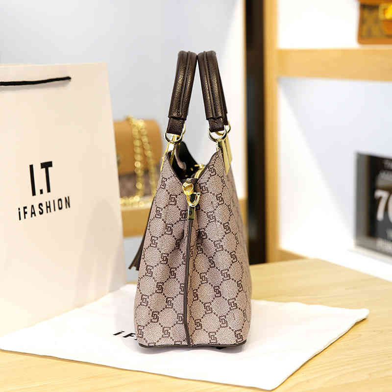 

Handbags 70% Off Bag female 2022 summer new temperament tassel bag messenger high-capacity work one shoulder handbag purses, Brown