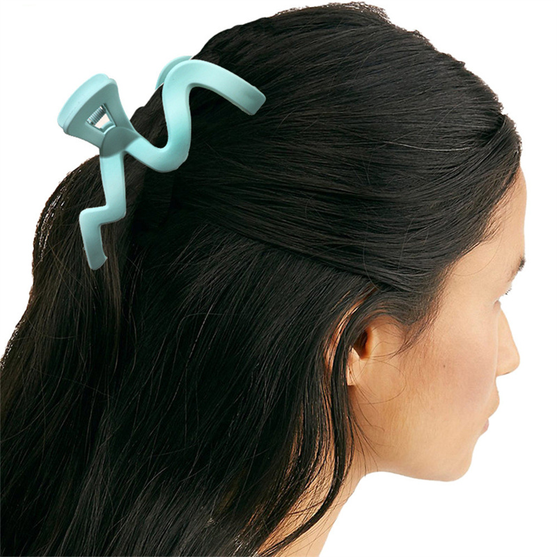 

Length 10.5 CM Large Wave Shape Hair Clamps Frosted Pure Color Plastic Hair Claw Clips For Women Lady Shower Ponytail Headdress Hairpins Accessories