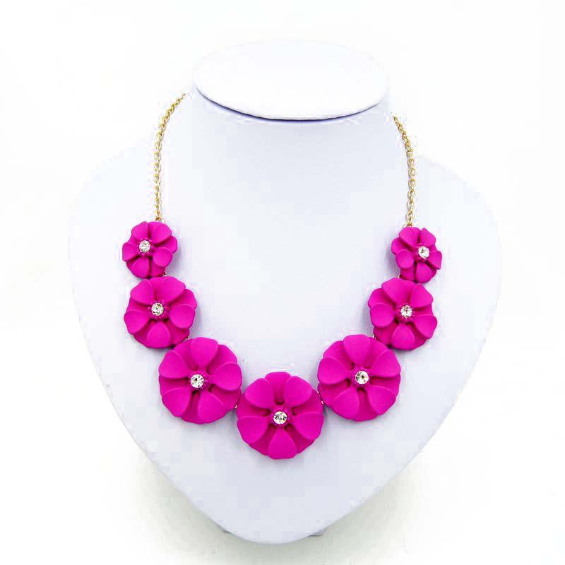 

Pendant Necklaces Fashionable And Versatile Spray Painted Flower Clavicle Chain Mainstream Goddess Temperament Aesthetic Elegant NecklacePen