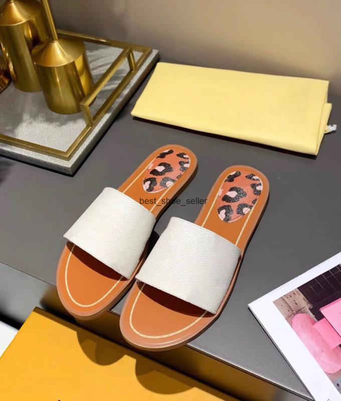 

Escale LOCK IT Flat Sandals 1A9443 Wild At Heart Slippers Wide Front Straps Panther Printed Padded Lining 2 Colors White Black Women