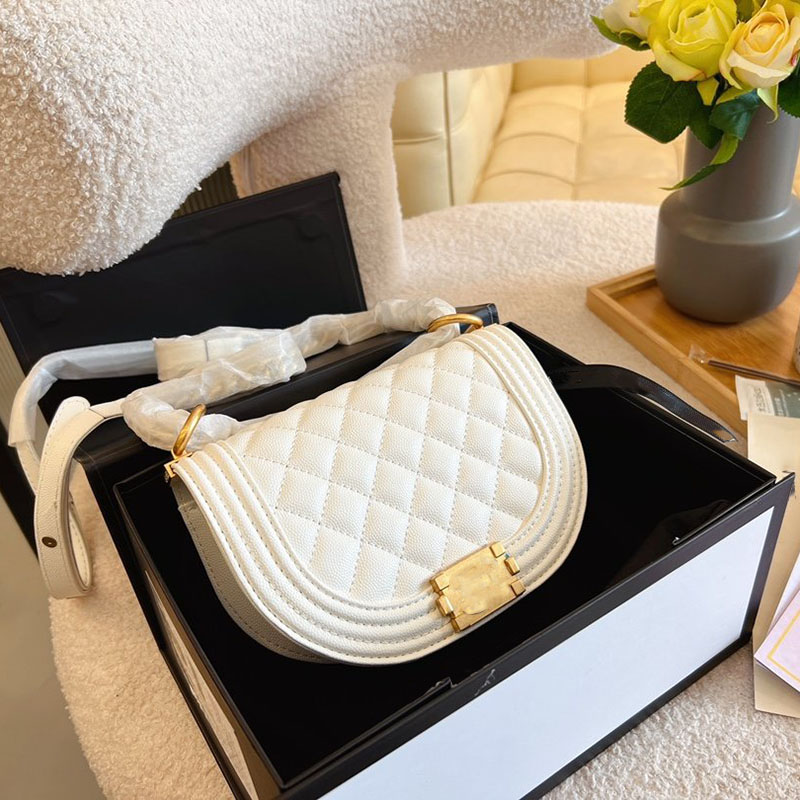 

F/W French Women Fashion Shoulder Bag Quilted Calfskin Classic Flap Messenger Bags Thick Gold Chain Luxury Designer Crossbody Makeup Fanny Pack Coin Purse 20CM, Black