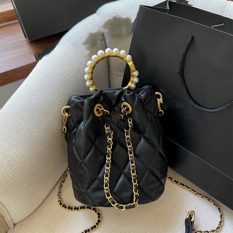 

2022 New French Pearl Handle Bucket Bag Leather Logo Drawstring Rhombus Plaid Quilted Mini Famous Designer Outdoor Street Handbags Luxury Wallets Messenger Bags, Black