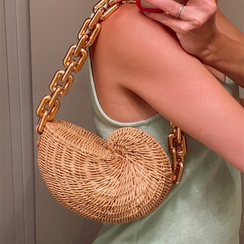 

Fashion Thick Chains Rattan Conch Women Shoulder Bags Design Wicker Woven Handbags Luxury Summer Beach Straw Bag Bali 220716, Khaki