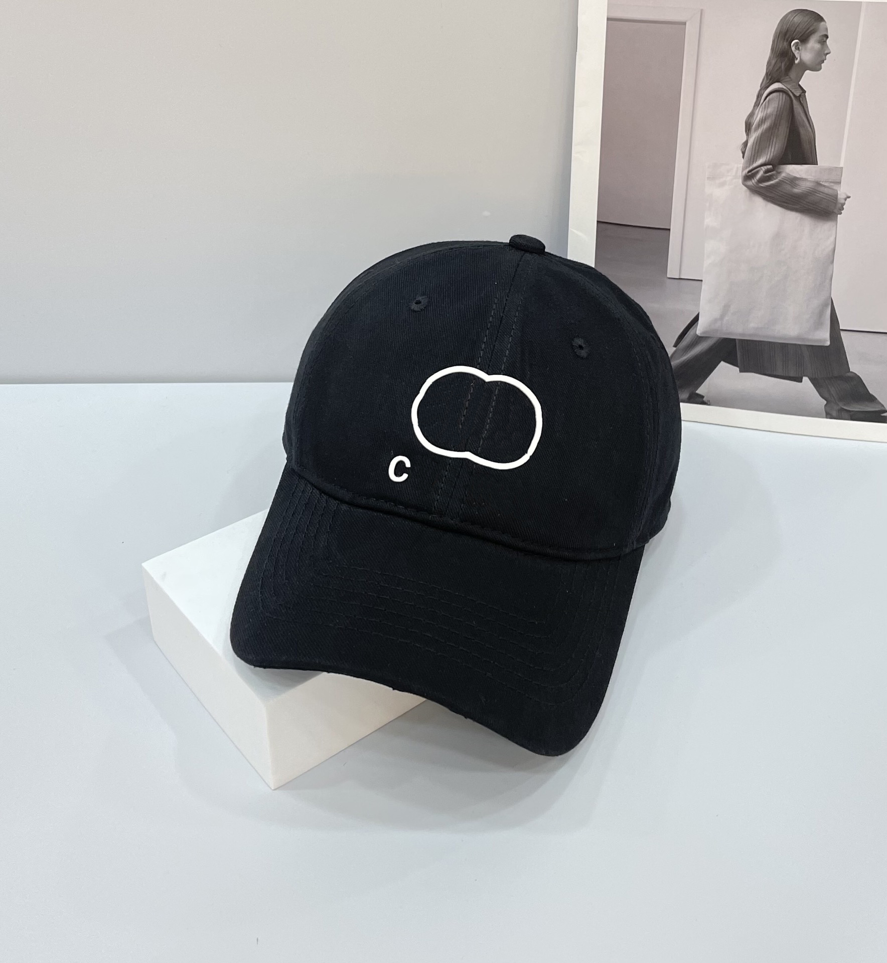

Designers baseball caps Luxurys baseball hat solid color letter sun hats fashion casual sports couple cap climb a mountain travel seaside beachhat very nice, Ivory