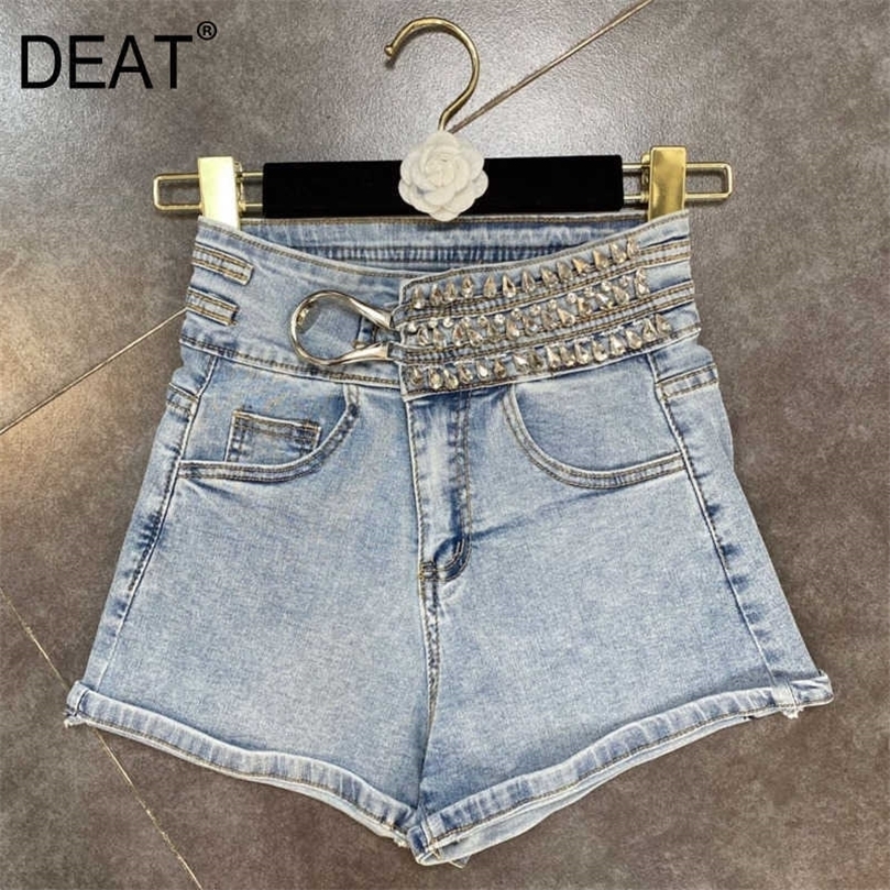 

DEAT Summer Design High Waist Diamonds Metal Buttons Light Blue Denim Shorts Women Short Jeans HR479 210709, Denim blue