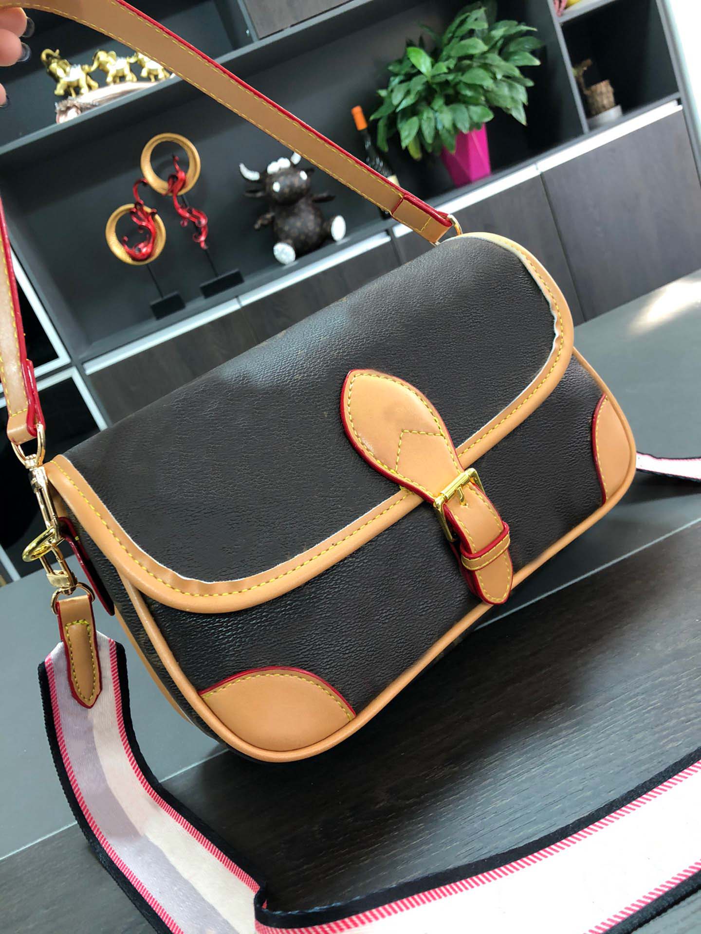 

22 Luxurys Designers Women Brand Waist Bags Fashion Men Sling Bag Cross Body Bumbag Handbag Messenger Navy blue Colors With  belt bags, Sku