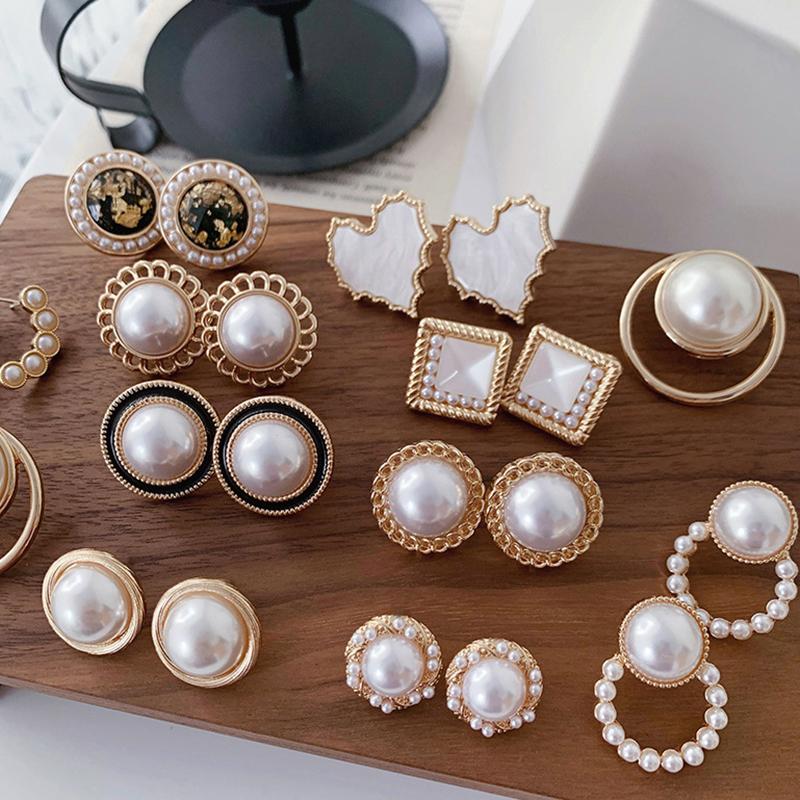 

Clip-on & Screw Back Korean Design Elegant Simulated Pearl Big Round Clip On Earrings Non Pierced Baroque Ear Clips For Women Jewelry Wholes