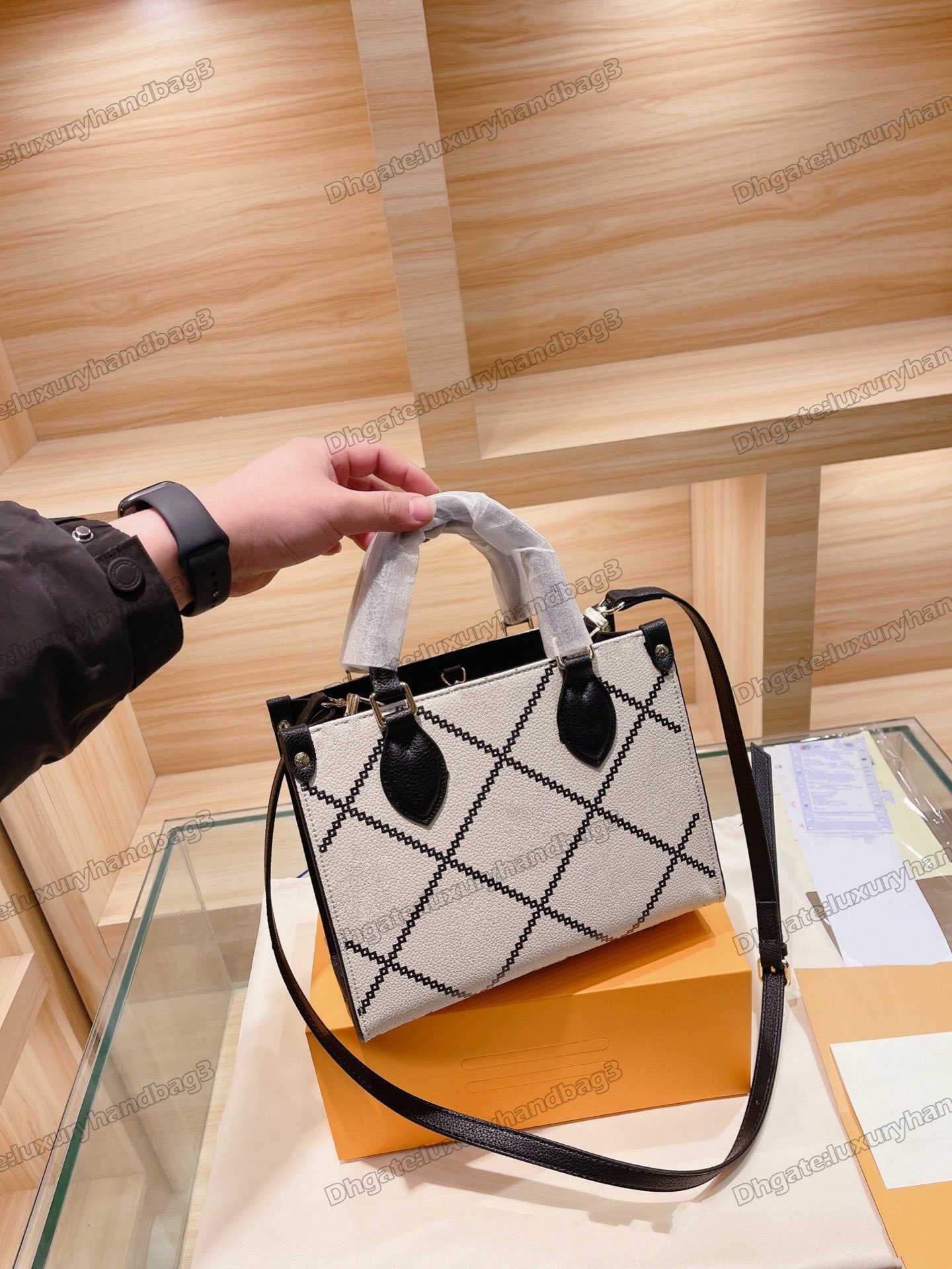 

2022 Designer Luxury Cross Body Jungle Series Mini ONTHEGO Tote Shopping Bag Leave Now Large Capacity Handbag Checkered Monograms Flower, Color 1#