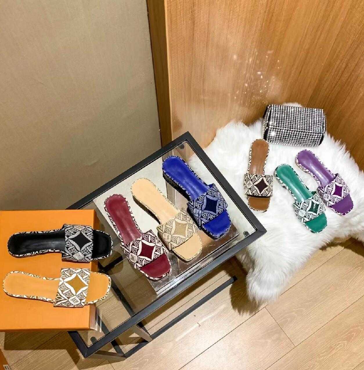 

New Style Embroidery Pattern Slippers Fashion Woman Sandals Top Quality Leisure Beach Shoes Women's Luxury Flip-Flops Fashion Slipper, Box