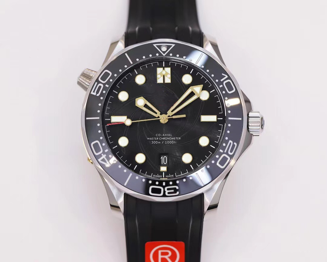 

OR 007 diving watch limited edition diameter 42mm equipped with 8800 integrated movement sapphire mirror ceramic dial with waterproof function, As shown