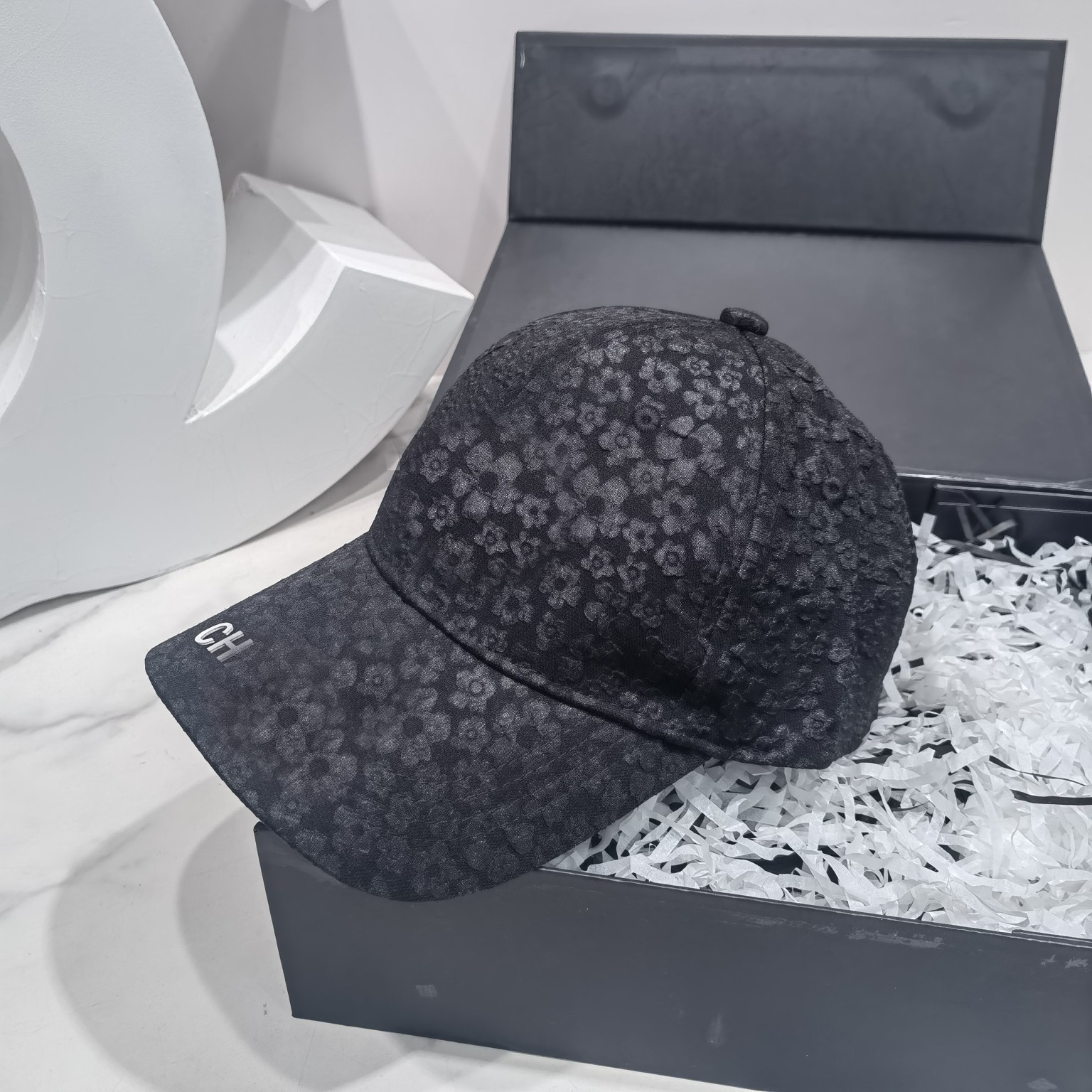 

22ss 4color High Quality Letter Designer Leather Ball Caps Baseball Cap Small Sweet Wind Embroidery PU Men Women Casual Adjustable Snapback Hats Wholesale, White