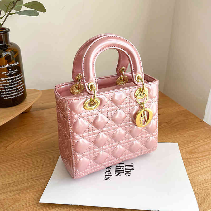 

Light luxury brand bag leather Factory Direct Sale 2022 New Princess Diana French Frosted Matte Fashion Summer Versatile One Shoulder Messenger Portable, Matte black