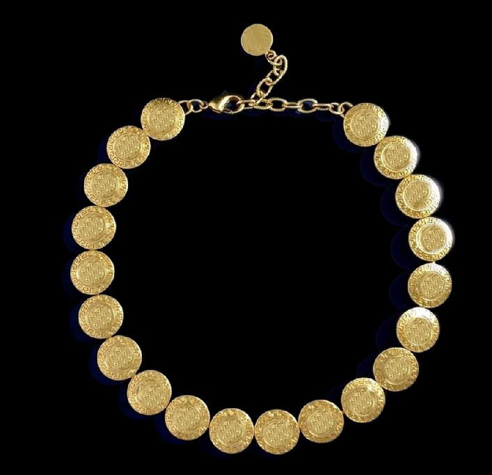 Simple Fashion Jewelrys Designed Resin Epoxy Chain Necklaces Women's Banshee Medusa portrait Pattern 18K gold plated ladies Choker Necklace