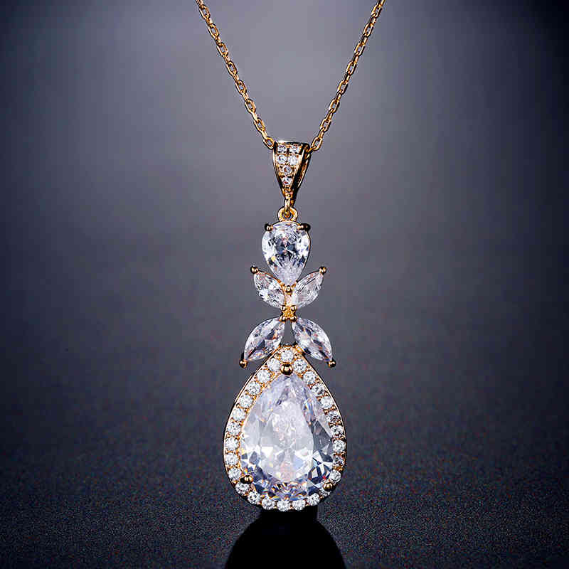 

designer Compare with the original CRako Korean fashion new necklace four Petal Flower Drop Pendant women's Necklace