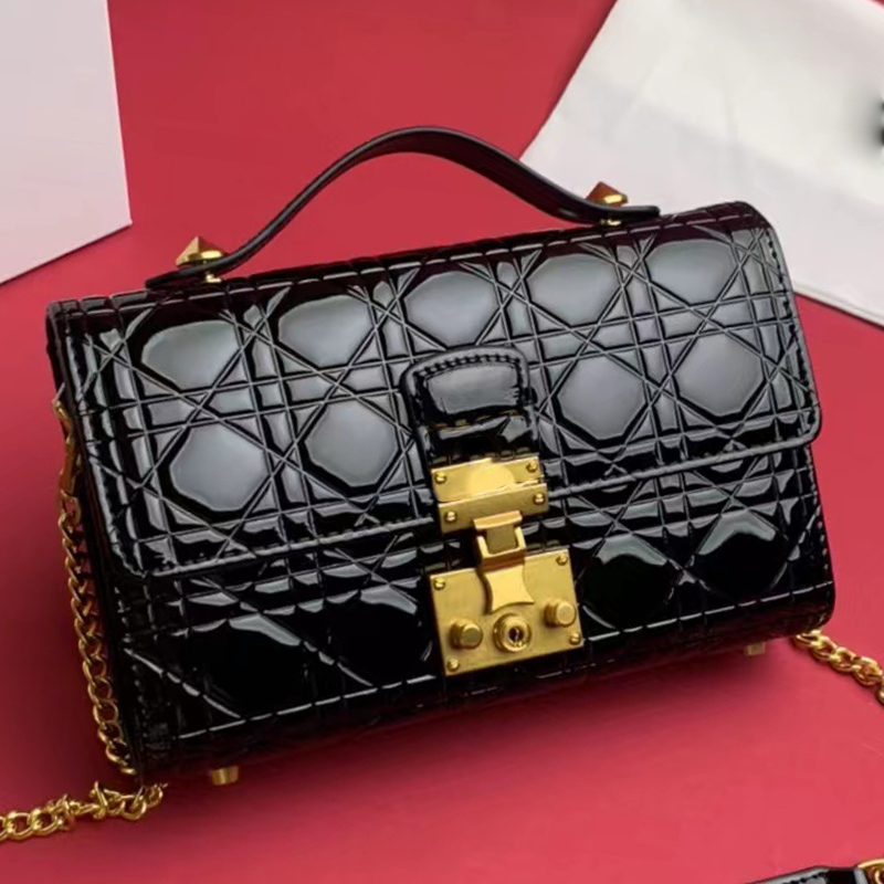 

Design Style Double Sided Patent Leather Diagonal Shoulder Bag Genuine Leather Plaid Embossed Ladies New Fashion Versatile Multifunctional Handbag, Burgundy