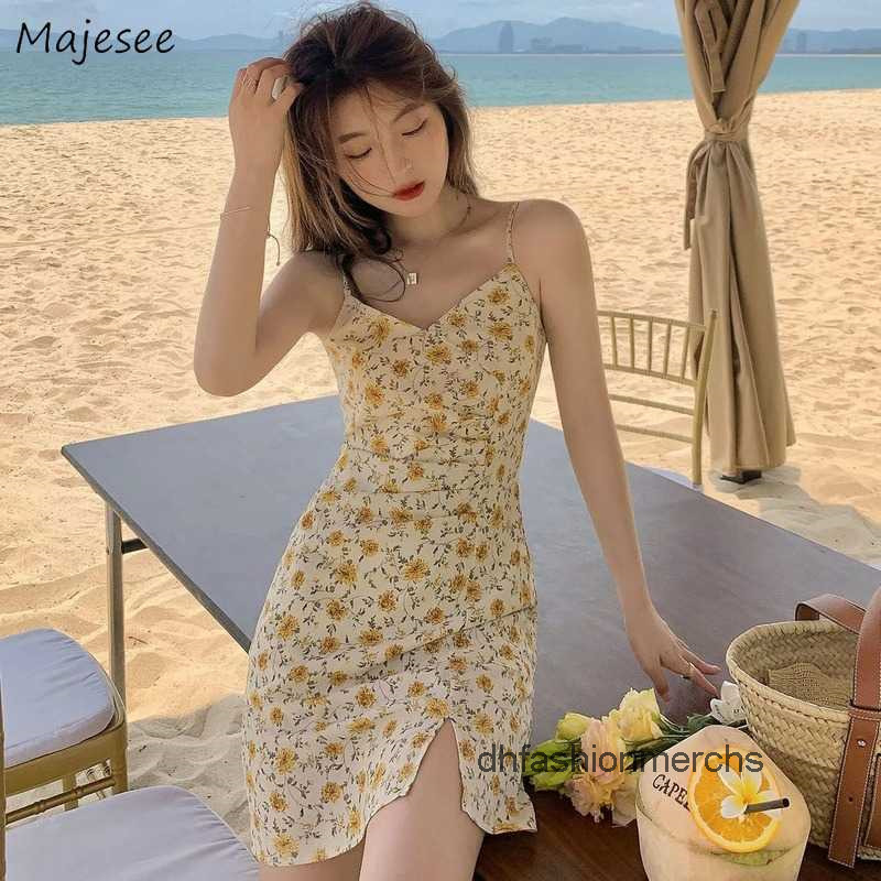 Sexy womens dresses v neck Korean summer fashion dress slim line a sleeveless side slit beach fashion