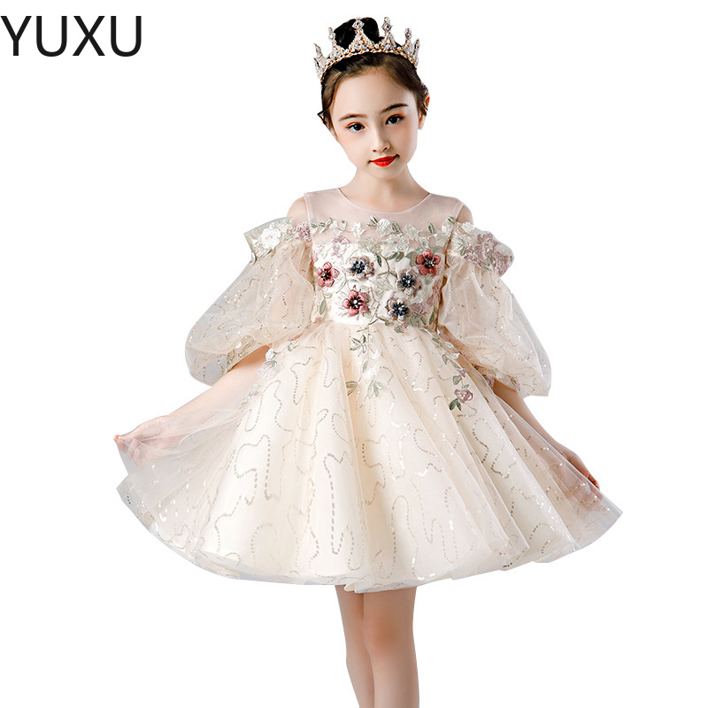 2022 Designer unique Blush Pink Flower Girls Robes Bouches de bal robes de balle en cascade Ruffles longues Pageant Robes pour Little Girl 3D MAD