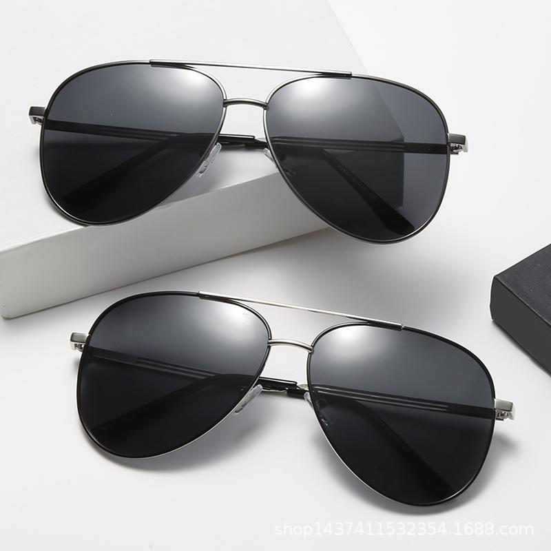 

Sunglasses Men UV Protection Polarized Fashion Metal SunglassesSunglasses