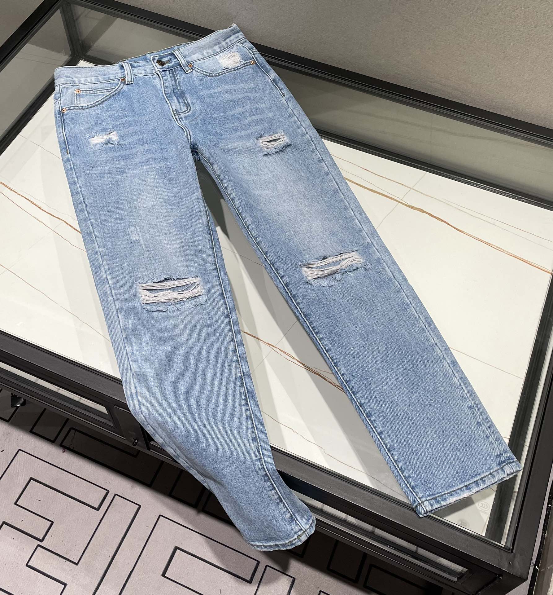

Summer new fashion style hole jeans ~ high-quality comfortable breathable pure cotton material light washing process mens luxury light blue designer jeans, Style 1