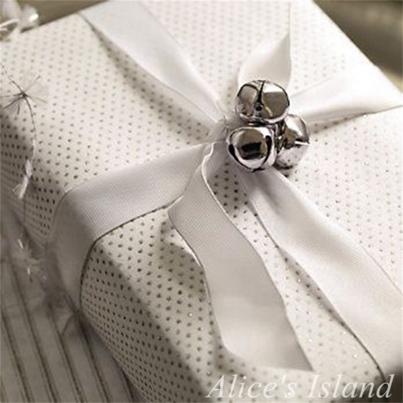 

100pcslot 15mm Jingle bell for Christmas decoration Charms Metal Pendant Wedding bells Favor Gift Packing bells decoration 201203
