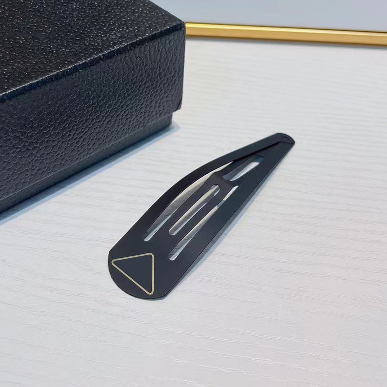 

Hairs Clip Hair Clips for Women Fashion Designer Black White Pink Triangle Hair Band Simple Girl Cute Gift Charm