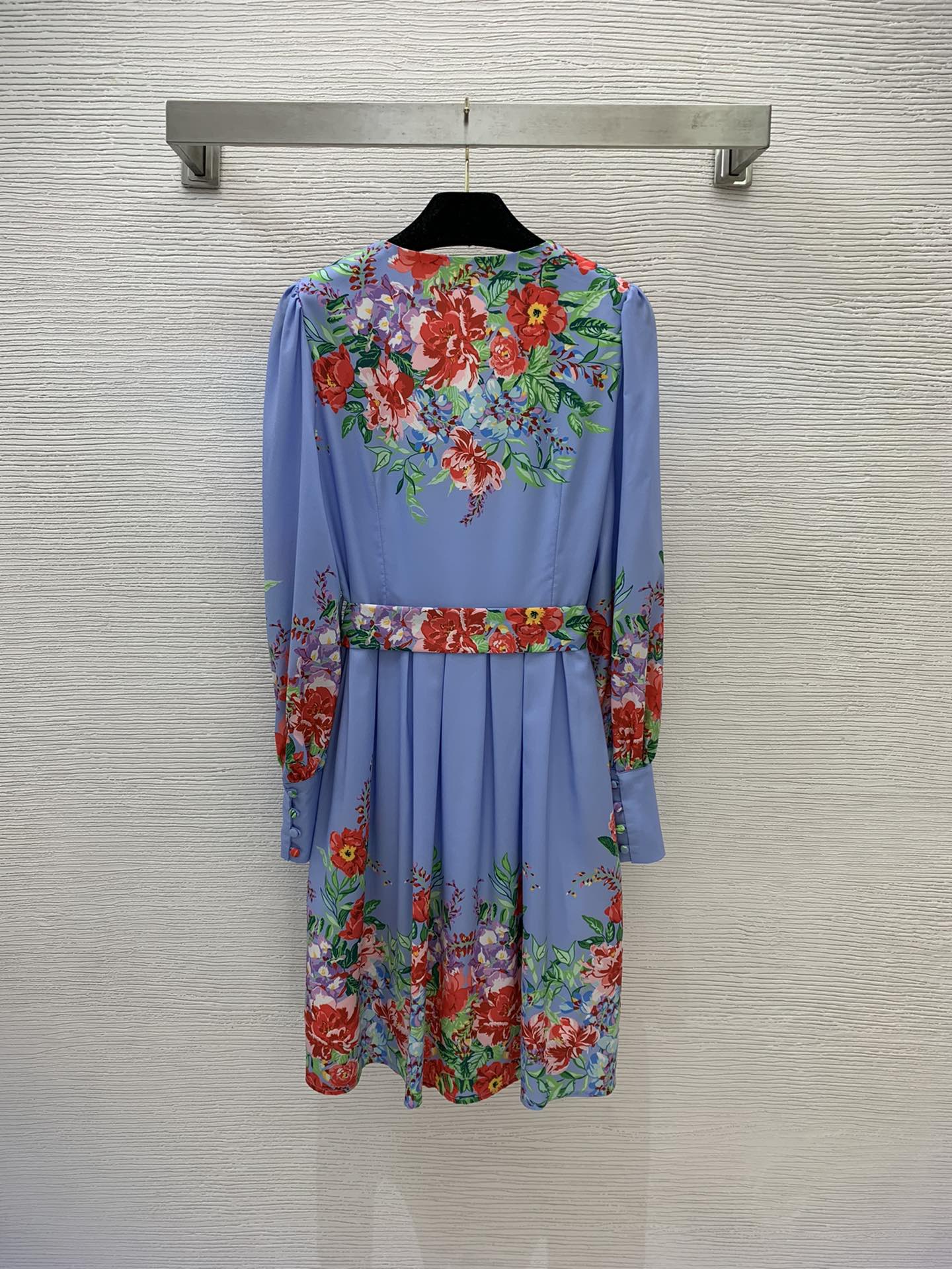 621 2022 Robe de piste V couche manche courte Empire Brande