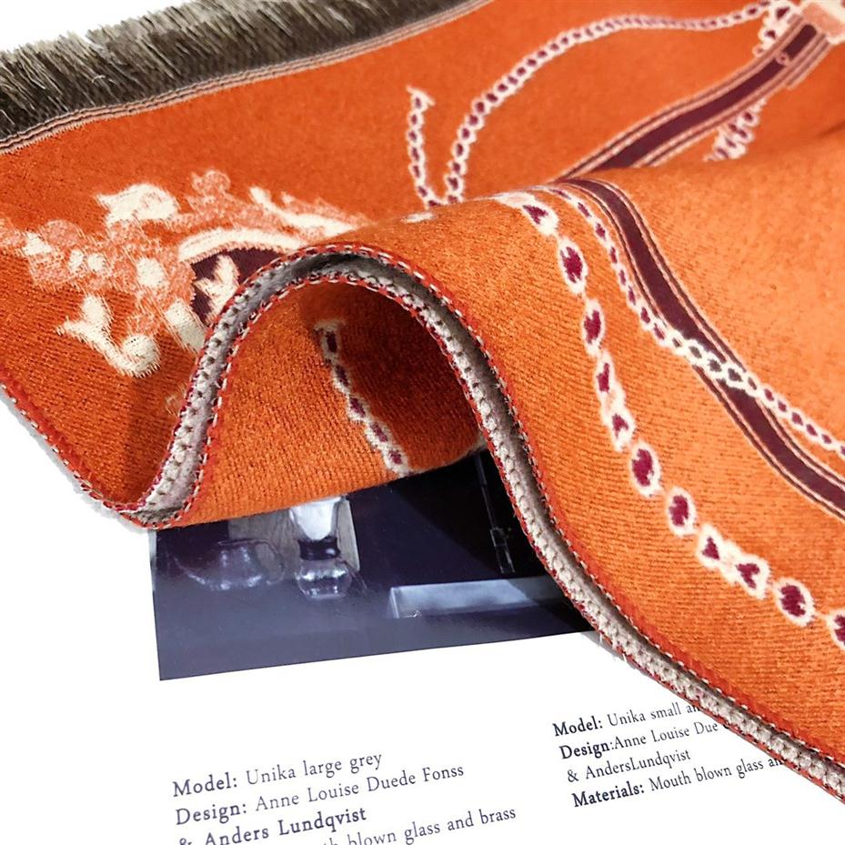 

Whole-and winter fashion designer scarf big brand carriage pattern cashmere scarf women thick warm shawl wild scarf whole303p