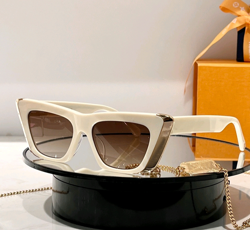 

Cat Eye Sunglasses Gold Grey Shaded for Women