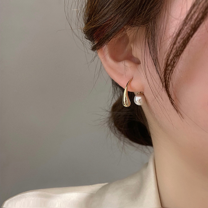 

Pearl Earrings High-end Sensibility Small Design Temperament Light Luxury New Fashionable Women's