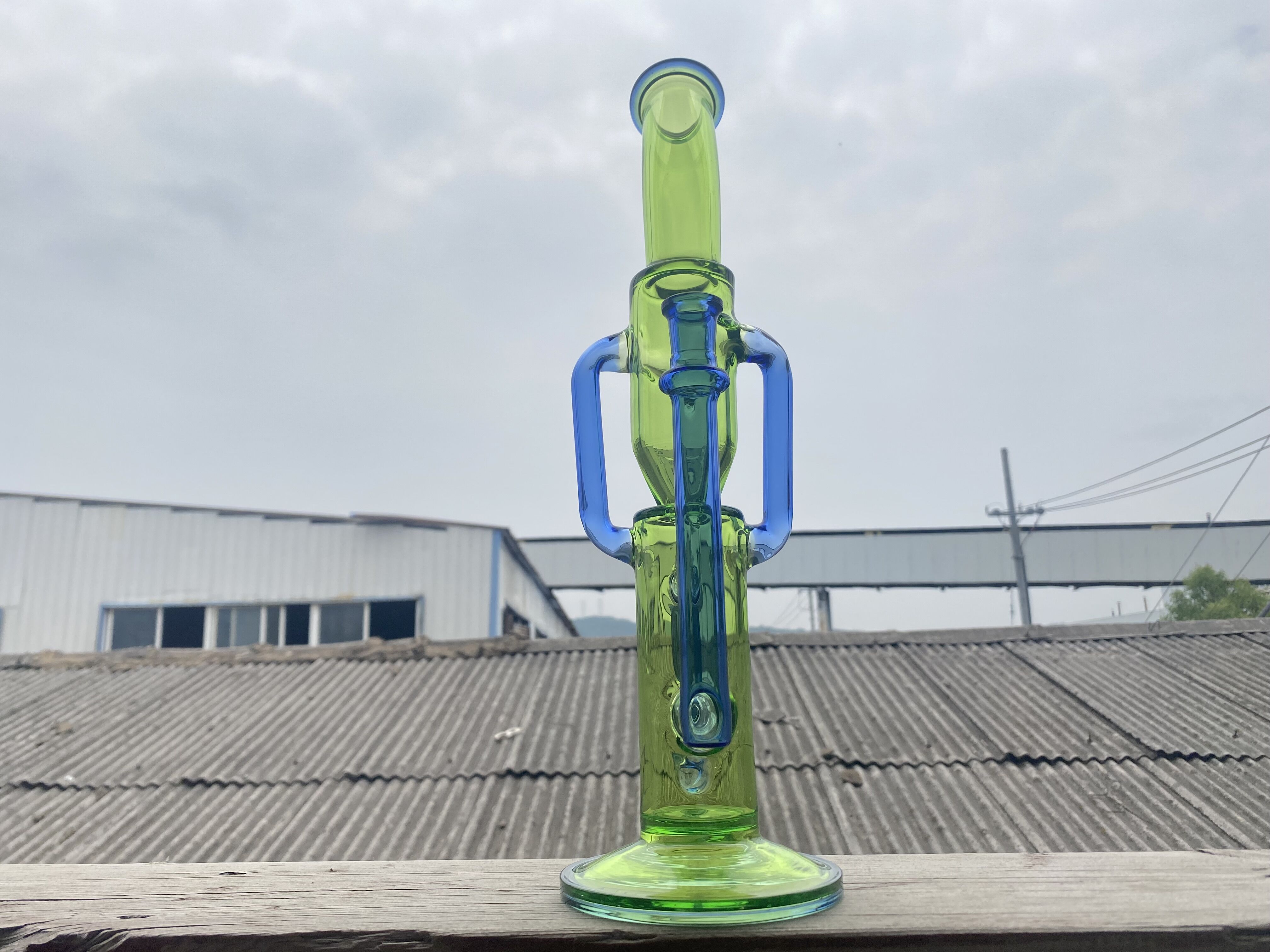 

Other smoking Accessories,bong,blue and green,bent neck,recycle,14mm joint