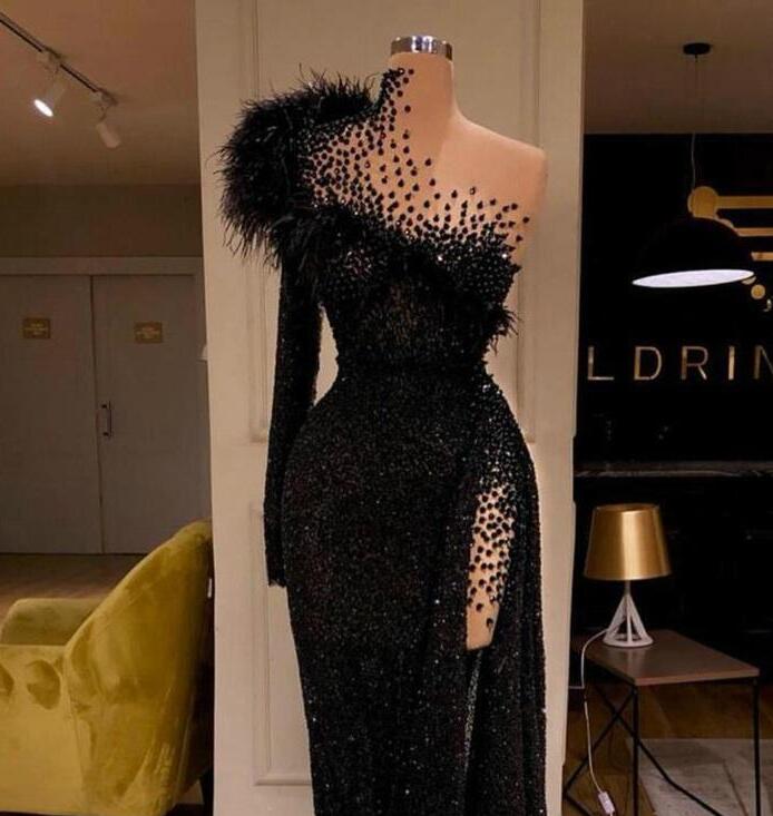 Black Sexy Mermaid Prom Dresses Bateau Neck Ostrich Feather Sequins Beads Appliques Satin Long Sleeves Floor Length Side Split Evening Formal Dre