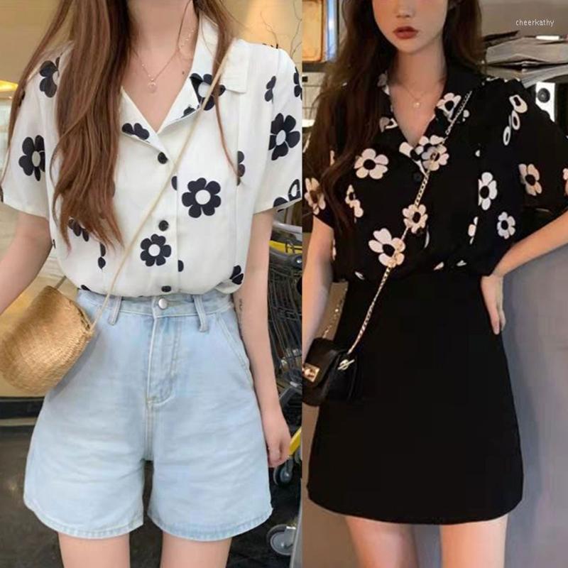 

Women's Blouses & Shirts Women Short Sleeve Vintage Floral Print Notched Lapel Button Loose BlouseWomen's Chee22, Black