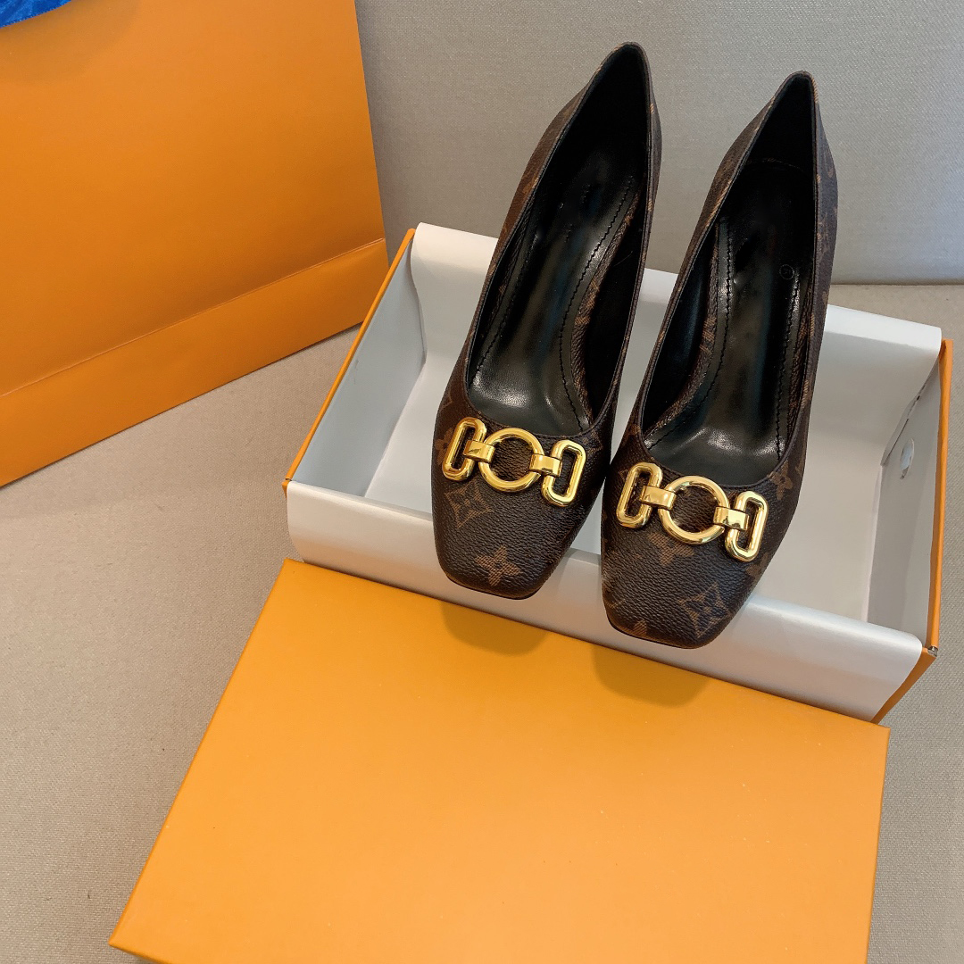 

Designer fashion high-heeled dress shoes for women showily elegance beautiful with size 34-41, Box