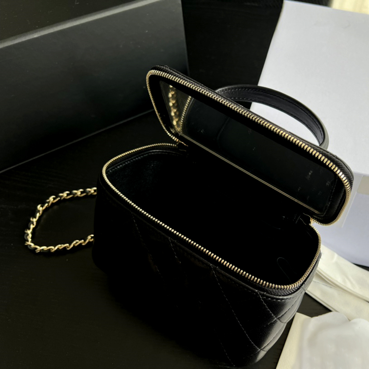 

Top Tier Quality Designer Black Zipper Bags Real Leather Lambskin Vanity Cosmetic Coin Purses Crossbody Shoulder Chain Bag Mini Clutch Handbags Card Holder With Box, Contact us